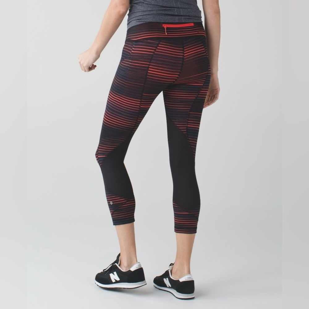 Lululemon Pace Rival Crops Luxtreme size 6 leggings mesh yoga wear pilates small